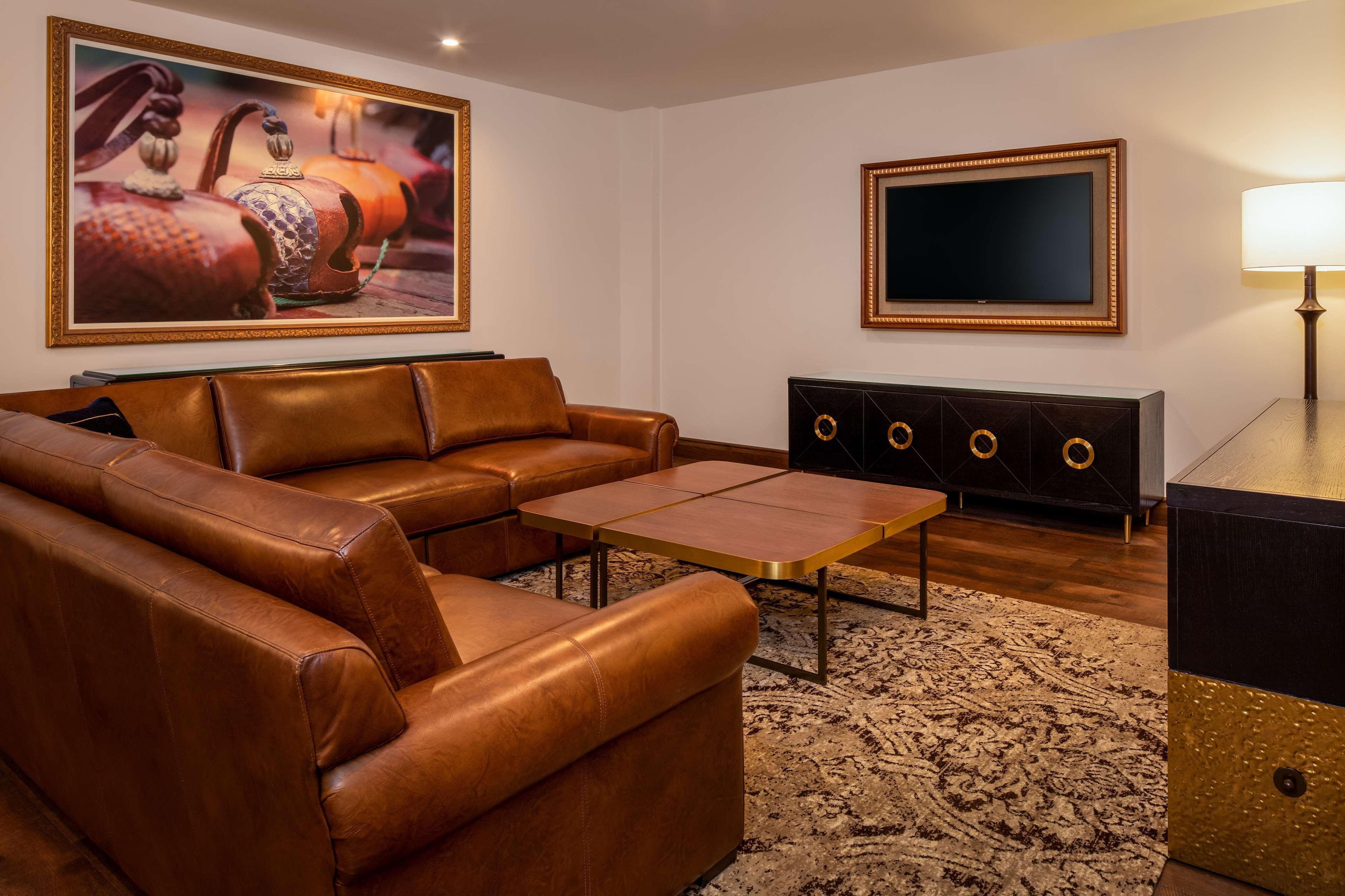The Peregrine Omaha Downtown Curio Collection By Hilton Hotell Exteriör bild