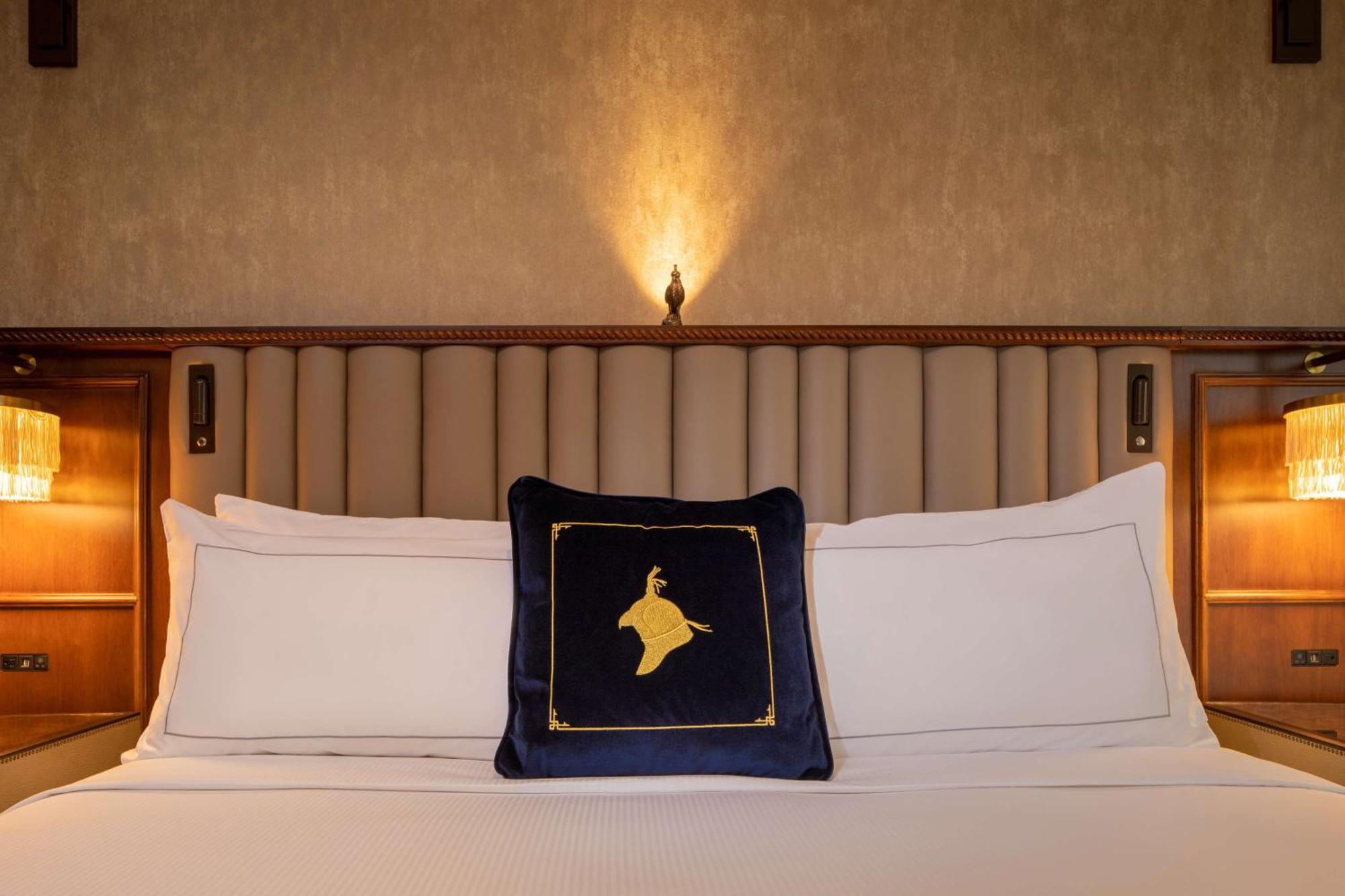 The Peregrine Omaha Downtown Curio Collection By Hilton Hotell Exteriör bild