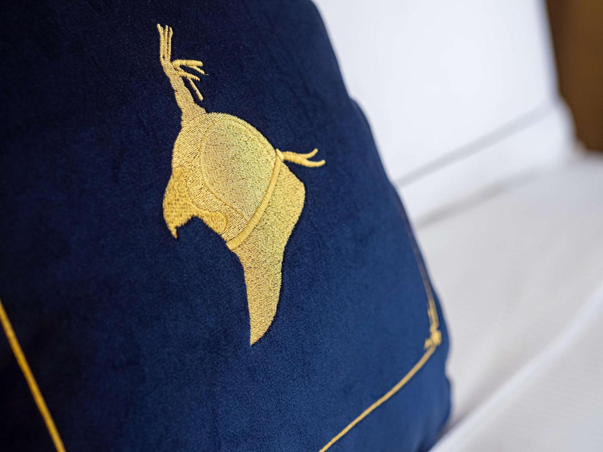 The Peregrine Omaha Downtown Curio Collection By Hilton Hotell Exteriör bild